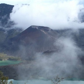 Foto Friday: Summiting the "Baby" Volcano of Gunung Rinjani